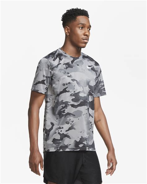 nike camo kortebroek en shirt|nike dri fit camo shirts.